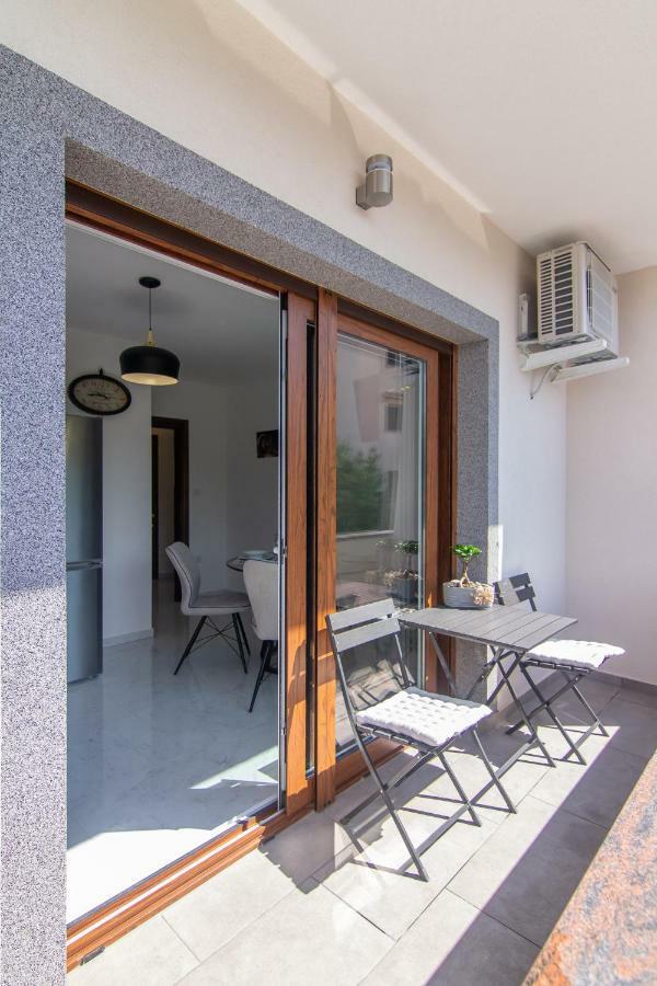 Apartments Edi & Tea Malinska Exterior foto
